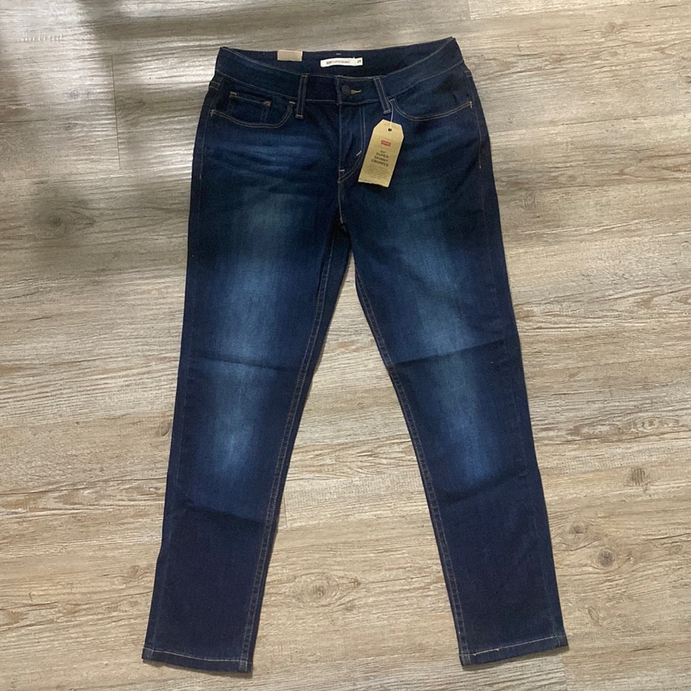 Brand new size 29 Super Skinny cropped Levi jeans